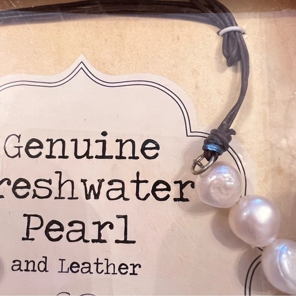 GENUINE FRESHWATER PEARLS NECKLACE AND EARRINGS SET NWT - Picture 2 of 5